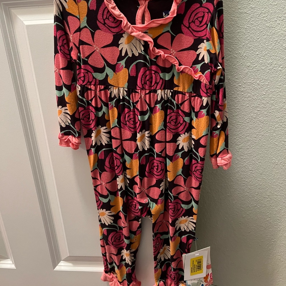 NWT kickee pants romper